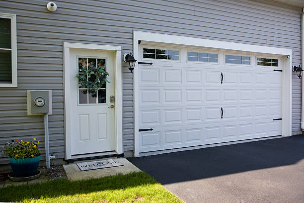 24/7 Emergency Garage Door Panel Replacement experts in Stuart, FL